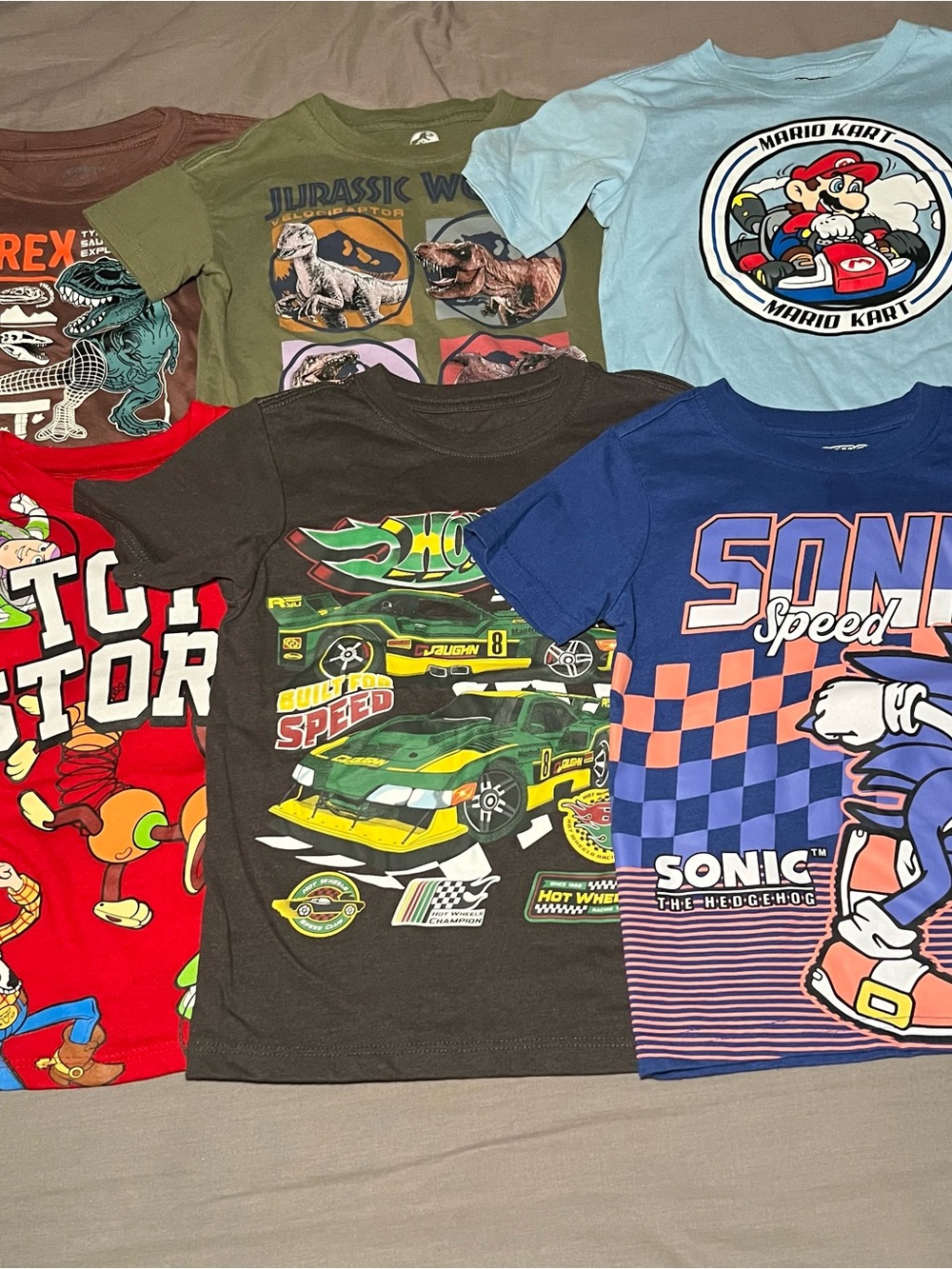 Boys Graphic T-Shirt - size 4/5